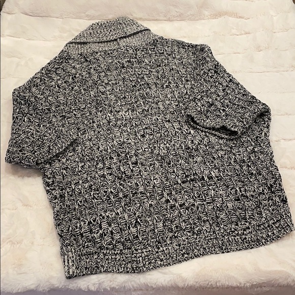 Express Sweater - Picture 3 of 3